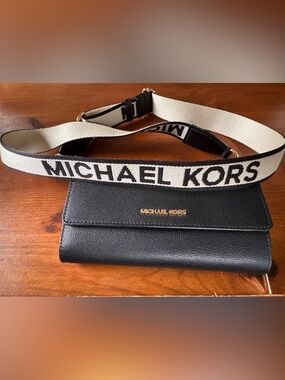 Michael Kors Jet Set Large Leather Crossbody Bag